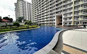2 Bedroom Condo Unit Near Sm Bf & Naia At The Atherton By Dmci With 2 Balcony