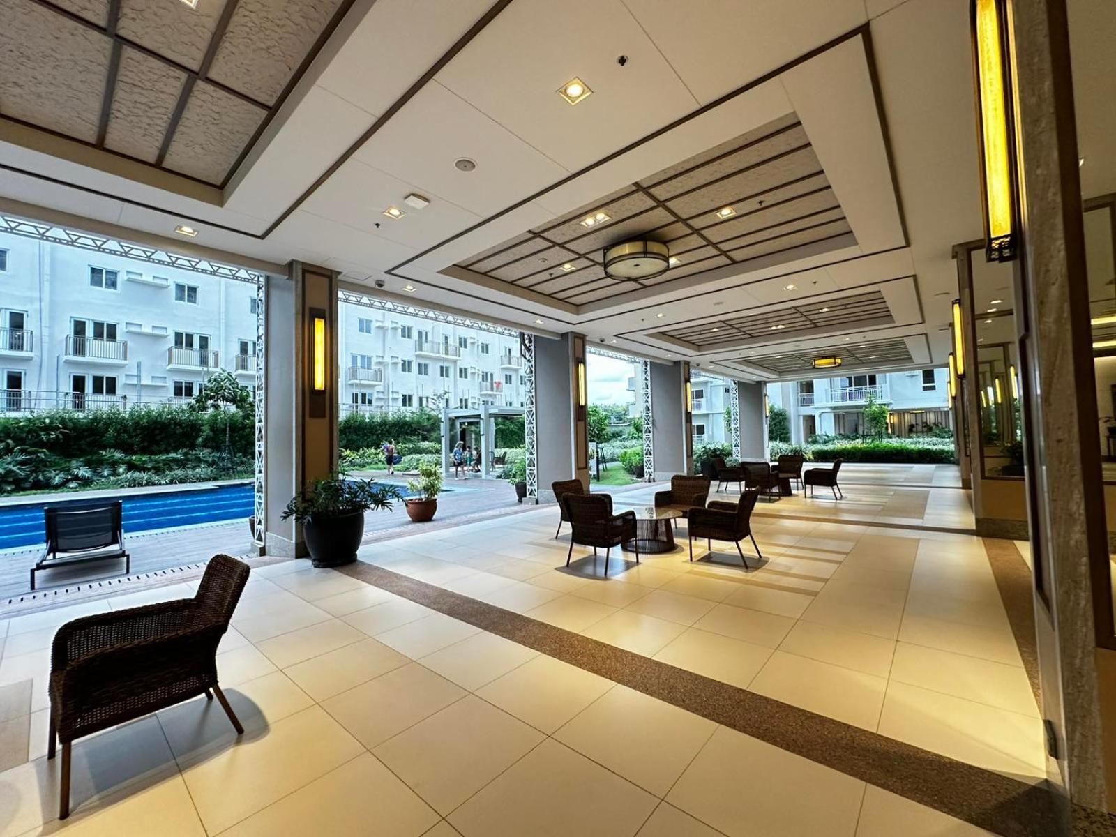 2 Bedroom Condo Unit Near Sm Bf & Naia At The Atherton By Dmci With 2 Balcony Paranaque City Exterior photo