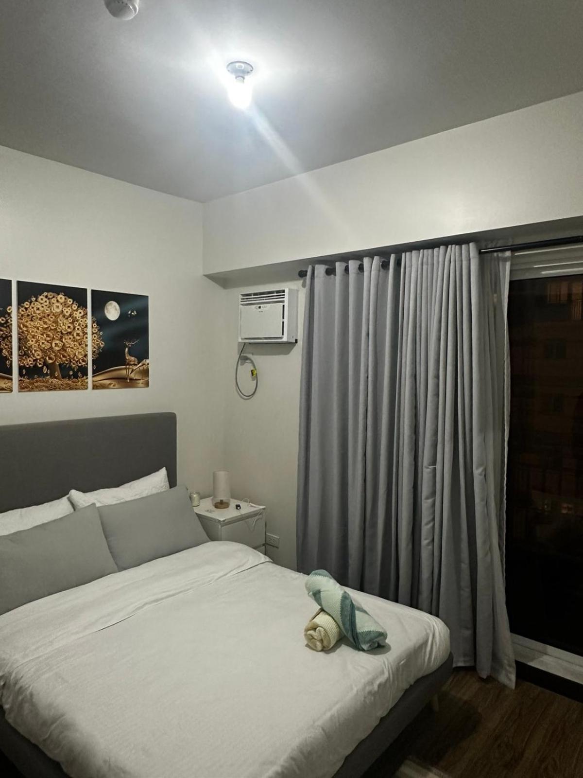 2 Bedroom Condo Unit Near Sm Bf & Naia At The Atherton By Dmci With 2 Balcony Paranaque City Exterior photo
